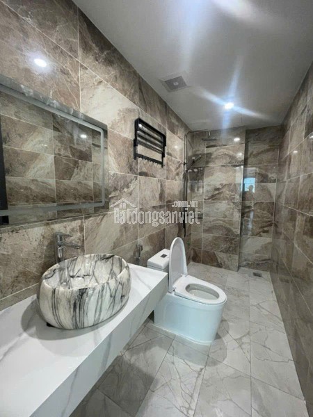 Bán nhà Cổ Linh 45m 6 tầng MT4.5m thang máy đối diện Aeon Mall hơn 13 tỷ