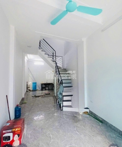 Cho thuê nhà 245 Định Công 40 m² × 3,5 tầng, 4 phòng ngủ, 3 WC  11,5 triệu 10m ra ô tô