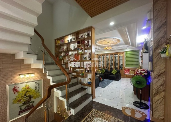 5 tầng 75m2 có 7 tỏi x Nguyễn Ảnh Thủ Tân Chánh Hiệp Quận 12 TP. Hồ Chí Minh.