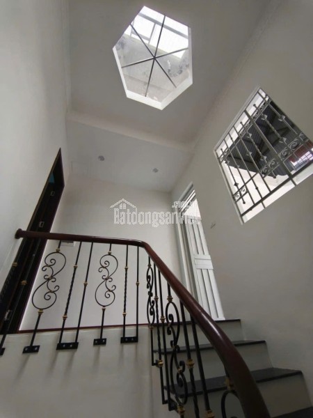 MỚI ĐẸP XUÂN LA TÂY HỒ - NGÕ THÔNG - 2 THOÁNG - NGAY HỒ TÂY.Nhỉnh 12 tỏi, Xuân La 48 m 4 tầng, mặt