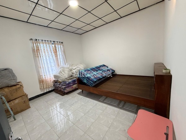 Cho thuê nhà mặt tiền đường Mạc Đĩnh Chi. P 4 tp đà lat