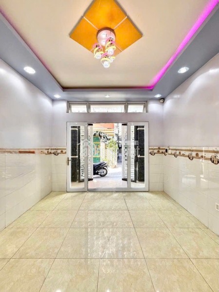 Nhà Bán Phạm Văn Hai, P3 Tân Bình – hẻm xe hơi hiếm, vị trí trung tâm, gần Sân bay - Chỉ 7.52 tỷ.