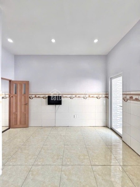 Nhà Bán Phạm Văn Hai, P3 Tân Bình – hẻm xe hơi hiếm, vị trí trung tâm, gần Sân bay - Chỉ 7.52 tỷ.