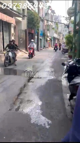 HẺM XE HƠI THÔNG LÂM THỊ HỐ - VÀI BƯỚC CHÂN RA ĐƯỜNG XE TẢI TRÁNH - NHÀ 3 TẦNG ĐÚC KIÊN CỐ VÀO Ở