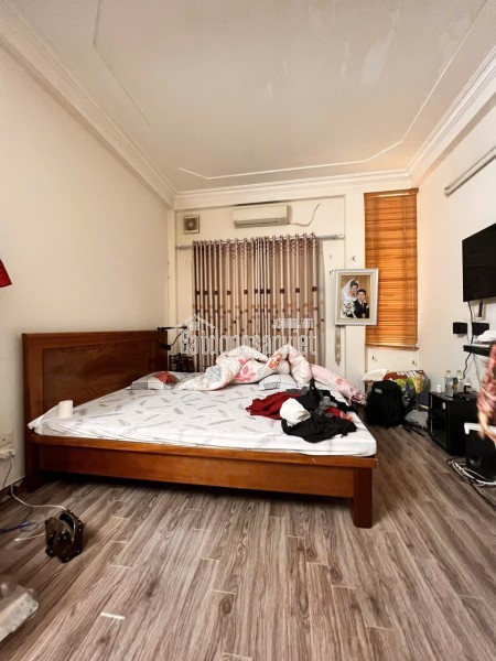 Cho thuê nhà nguyên căn Phạm Ngọc Thạch 50m² x 4 tầng 4 PN, 3 WC, 16 triệu