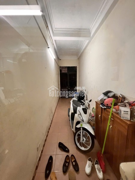 Cho thuê nhà nguyên căn Phạm Ngọc Thạch 50m² x 4 tầng 4 PN, 3 WC, 16 triệu