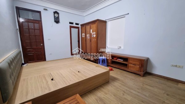 Cho thuê CHDV ngõ 75 Giải Phóng, 42m² x 6 tầng cải tạo được 9PN, 30 Triệu