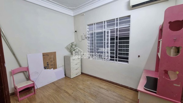 Cho thuê CHDV ngõ 75 Giải Phóng, 42m² x 6 tầng cải tạo được 9PN, 30 Triệu