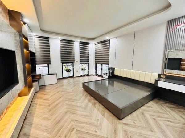 Siêu phẩm Nguyễn Văn Cừ,55m, 8 tầng,lô góc,thang máy,full nội thất sịn,gara,nhỉnh 25 tỷ