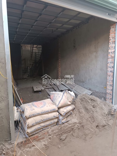 Chính chủ bán nhà 2 tầng 36m phố Bùi Huy Bích, ô tô đỗ cửa, ngay đường lớn