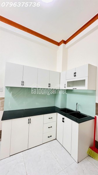 Bán căn góc ngang 4,3m, 3 lầu đúc, hẻm đẹp Âu Dương Lân P3-Q8