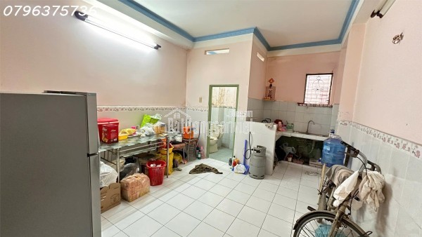 Bán căn góc ngang 4,3m, 3 lầu đúc, hẻm đẹp Âu Dương Lân P3-Q8