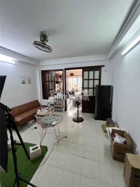 Cho thuê nhà mặt tiền Chu Văn An P. 26 Bình Thạnh 4x20m TL 2L 5PN 4WC giá 30 triệu/tháng

 
Cho