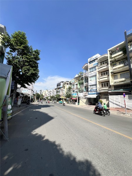 Cho thuê nhà mặt tiền Chu Văn An P. 26 Bình Thạnh 4x20m TL 2L 5PN 4WC giá 30 triệu/tháng

 
Cho