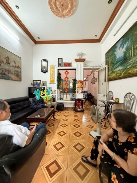 Bán mặt tiền KD ngay trung tâm Tân Phú, giáp Tân Bình, 132m2 KLG, Ngang khủng 5.2m, 4 tầng, Chỉ