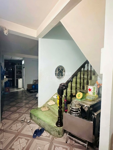 Bán mặt tiền KD ngay trung tâm Tân Phú, giáp Tân Bình, 132m2 KLG, Ngang khủng 5.2m, 4 tầng, Chỉ