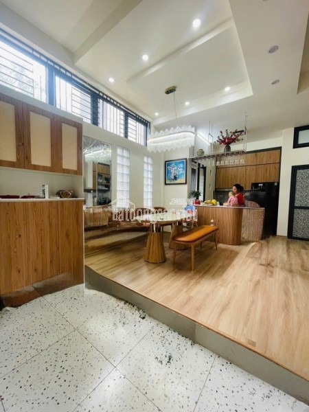 BÁN NHÀ CẤP 4 TRUNG TÂM NGỌC THỤY – LONG BIÊN  63M²  MT 4M  11.9 TỶ