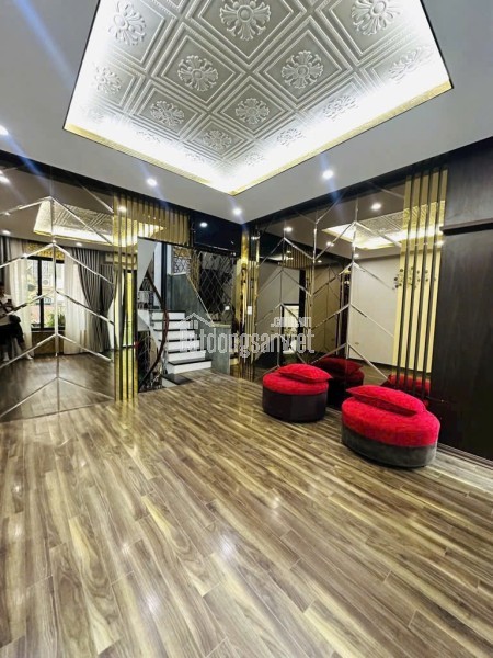 Chính chủ bán nhà Phân lô Nguyên Hồng.DT 40m x 6 tầng. MT 4m. Giá 20 tỷ. LH: 0964769634