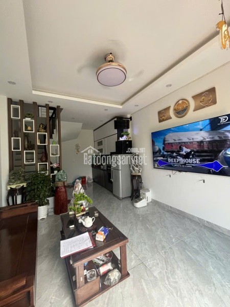 NHÀ ĐẸP THƯỢNG CÁT, Ô TÔ ĐỖ CỬA, CẠNH CHỢ, PHÒNG KHÁM 30 M2 GIÁ 6,2 TỶ.