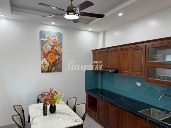 NHÀ ĐẸP THƯỢNG CÁT, Ô TÔ ĐỖ CỬA, CẠNH CHỢ, PHÒNG KHÁM 30 M2 GIÁ 6,2 TỶ.