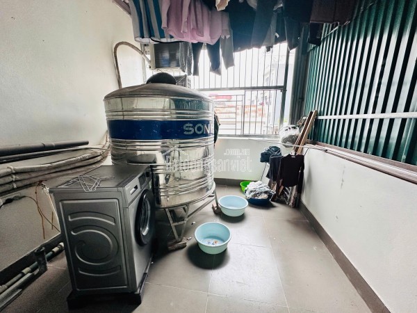 Gà đẻ trứng vàng, CCCM cho thuê 190 triệu/tháng, 28 pkk, t/máy, 8 ô tô đỗ trước mặt, CẦU DIỄN