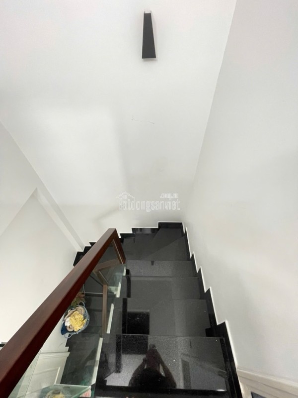 Nhà 4 tầng, 50m2, đường TÂN KỲ TÂN QUÝ, Quận TÂN PHÚ, SÀI GÒN, hơn 5 TỶ.