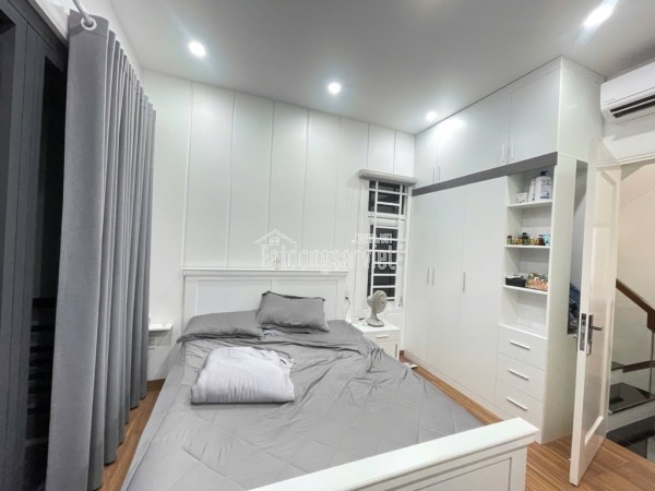 Nhà 4 tầng, 50m2, đường TÂN KỲ TÂN QUÝ, Quận TÂN PHÚ, SÀI GÒN, hơn 5 TỶ.