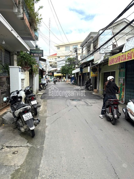 Cần bán gấp nhà 3 tầng 1 tum Lạc Thiện – cách biển 300m – ngang 8,7m – giá 3,65 tỷ