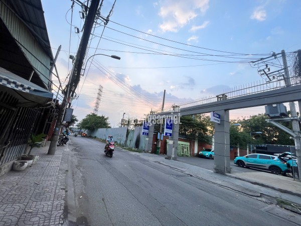 Bán gấp lô Đất Mặt Tiền đường 1 Khu Trần Não - Quận 2. Đi bộ ra Trạm Ga Thảo Điền, Công viên Cầu