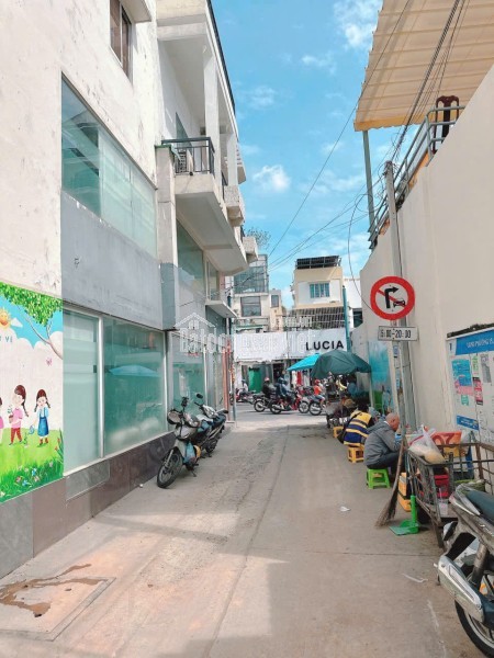 243/28 phan đình Phùng p 15 phú nhuận 
chính chủ bán 166m 15.9 tỉ