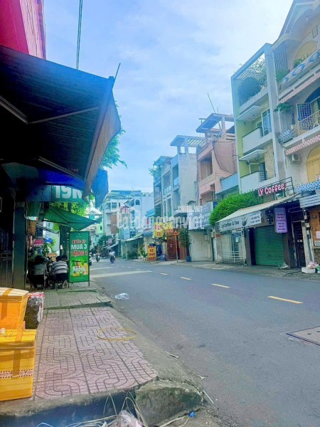 243/28 phan đình Phùng p 15 phú nhuận 
chính chủ bán 166m 15.9 tỉ