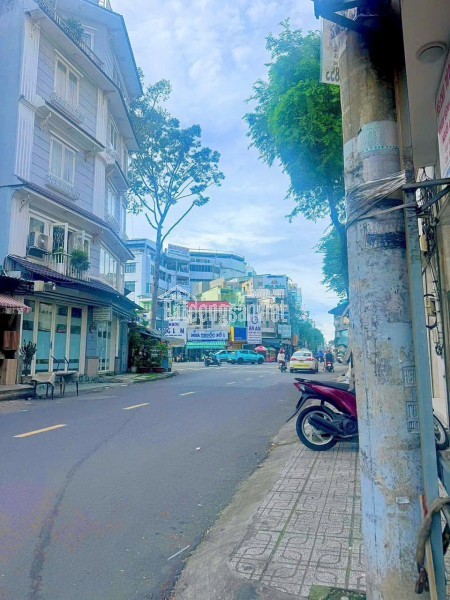 243/28 phan đình Phùng p 15 phú nhuận 
chính chủ bán 166m 15.9 tỉ