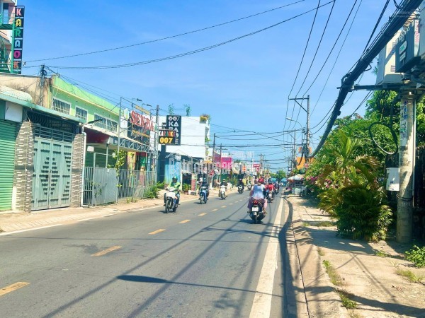 Bán đất 2 mặt tiền 8,2x16,5m giá 5,5 tỷ Đường Đông Thạnh 7-3