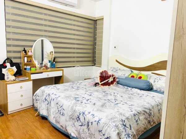 BÁN 50M2 NHÀ MẶT PHỐ HOÀNG QUỐC VIỆT, KINH DOANH, 2 THOÁNG GIÁ 12 ,5 TỶ.