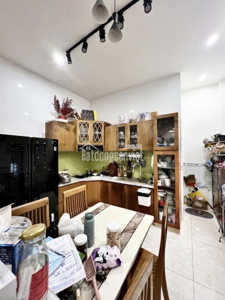 Bán Nhà 2 Tầng Tân Thới Nhất -DTSD: 91m2 - Đường 8m - Chỉ 4,9 tỷ..