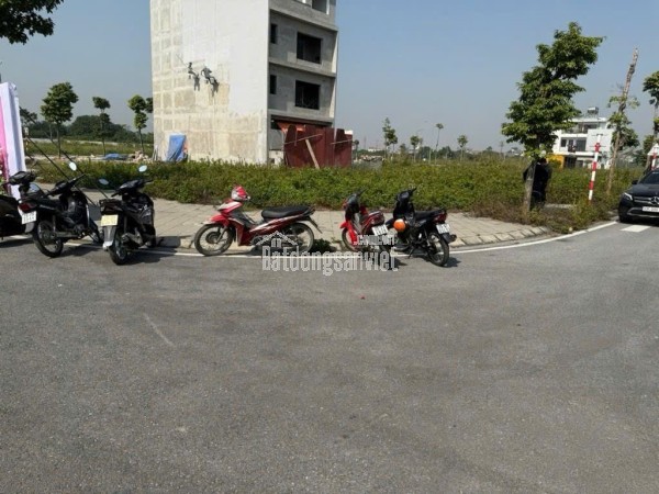 BÁN ĐẤT GẦN SIÊU DỰ ÁN THÀNH PHỐ THÔNG MINH 105M2 ĐẤU GIÁ LỄ PHÁP GIÁ CHỈ 21.9 TỶ