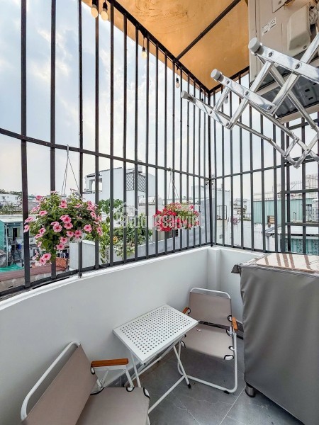 Bán nhà Quận 10, CMT8 cách 100m, 60m SD, 4 tầng 3PN nhà mới, nhỉnh3 tỷ