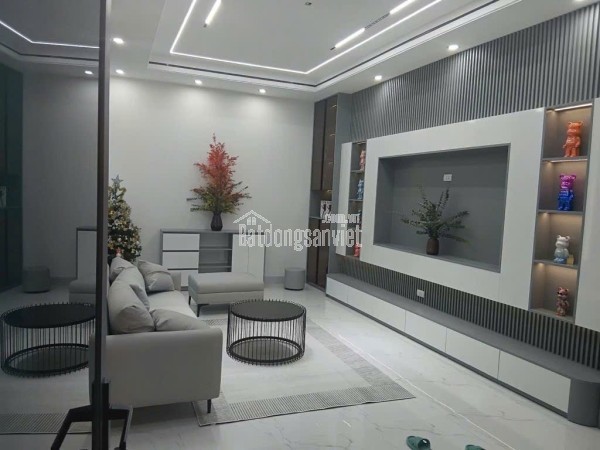 NHÀ MỚI ĐÓN TẾT 🌷

+ OTO TRÁNH - THANG MÁY- KINH DOANH - GA RA OTO - HIẾM