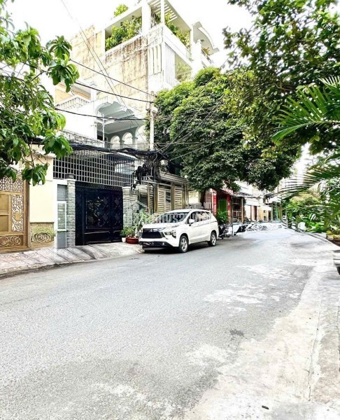 Bán Nhà Mặt Tiền Kinh Doanh P6 Quận 10, Ngay Chợ Nguyễn Tri Phương – 4 tầng - 45m2.