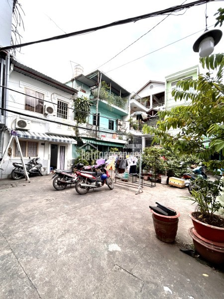 DUY NHẤT NHÀ BÁN BẾN VÂN ĐỒN- XE HƠI ĐẬU CỬA- LƯU THÔNG KHÁNH HỘI- HOÀNG DIỆU GẦN TRƯỜNG ĐẠI HỌC