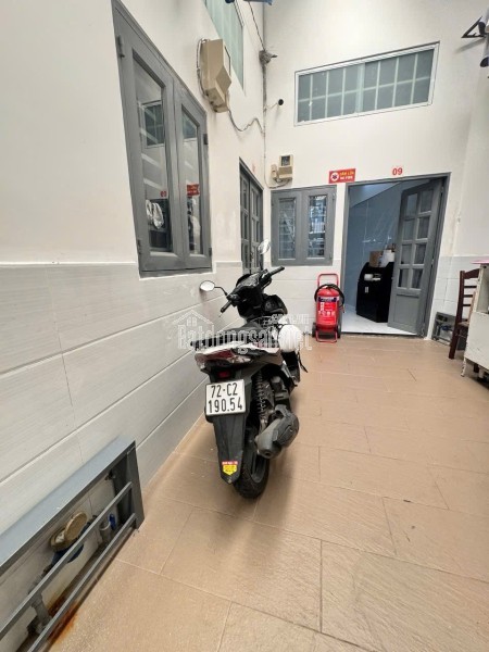 DUY NHẤT NHÀ BÁN BẾN VÂN ĐỒN- XE HƠI ĐẬU CỬA- LƯU THÔNG KHÁNH HỘI- HOÀNG DIỆU GẦN TRƯỜNG ĐẠI HỌC