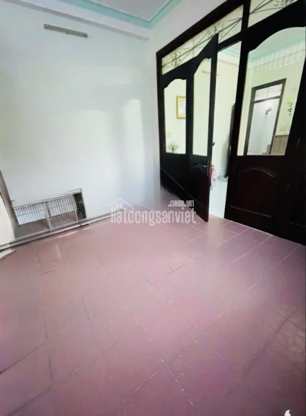 VIP TRUNG TÂM Q10 – TỌA LẠC LÝ THÁI TỔ, HẺM Ô TÔ 7 CHỖ, 4 TẦNG (82M²)