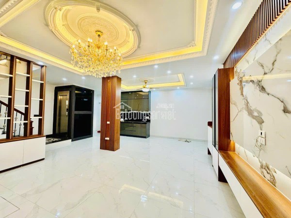 NHÀ HỒ TÙNG MẬU,HÀNG XÓM VINHOMES,CÁCH OTO CHỈ 30M,DT:38M2x5,MT:4.5M,8TY