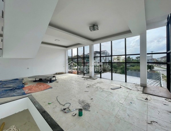 🏢 CHO THUÊ NHÀ 3,5 TẦNG MẶT TIỀN – TRUNG TÂM TP HUẾ