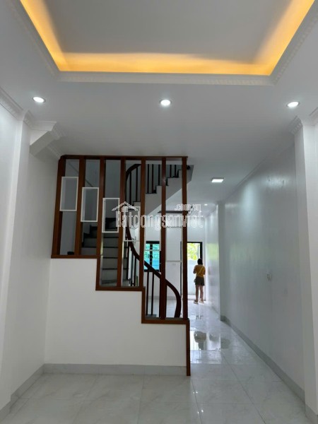 CHO THUÊ PHÒNG TẦNG 5 – NGÕ VĂN CHƯƠNG – FULL NỘI THẤT, CÓ SÂN THƯỢNG RIÊNG