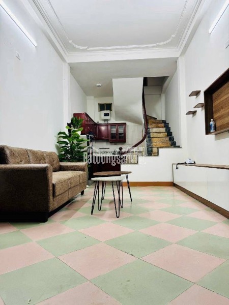 CHO THUÊ PHÒNG TẦNG 5 – NGÕ VĂN CHƯƠNG – FULL NỘI THẤT, CÓ SÂN THƯỢNG RIÊNG