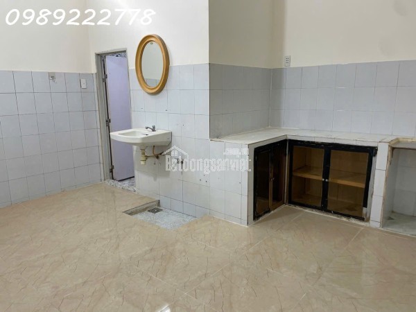 RẺ NHẤT QUẬN 1 3 BƯỚC HXH  THÔNG  - SAU LƯNG CĂN MẶT TIỀN  - 5X13M - CN 61.9m - 2 TẦNG - 3PN