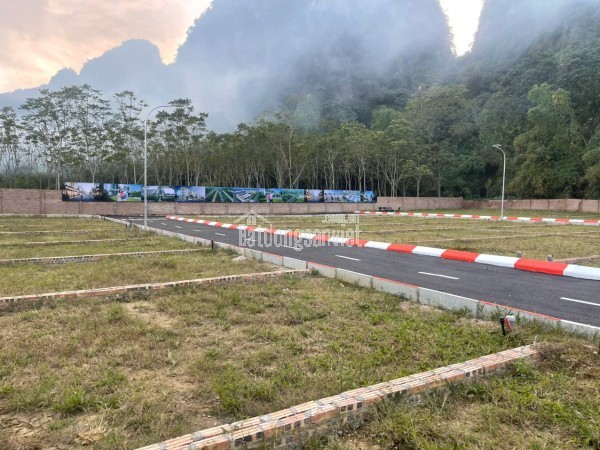 HOT nhất khu - LÔ GÓC đẹp 3xx sẵn sổ tại KIM BÔI, HÒA BÌNH