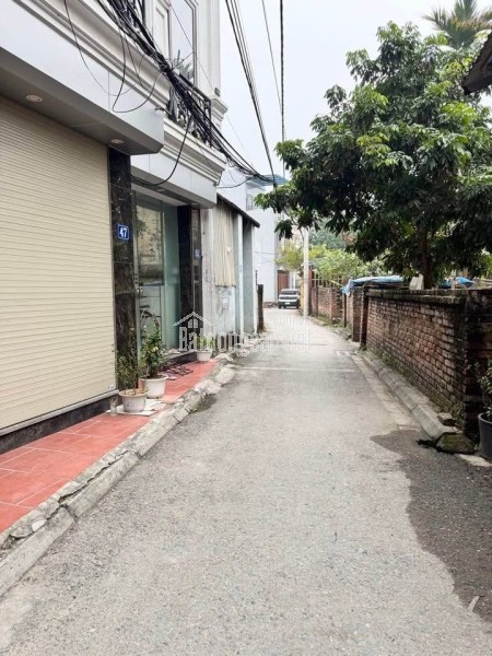 BÁN NHÀ VIỆT HƯNG Ô TÔ VÀO, NGÕ THÔNG, DÂN XÂY 47M 3 TẦNG NHỈNH 9TỶ