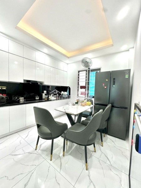 BÁN NHÀ VIỆT HƯNG Ô TÔ VÀO, NGÕ THÔNG, DÂN XÂY 47M 3 TẦNG NHỈNH 9TỶ